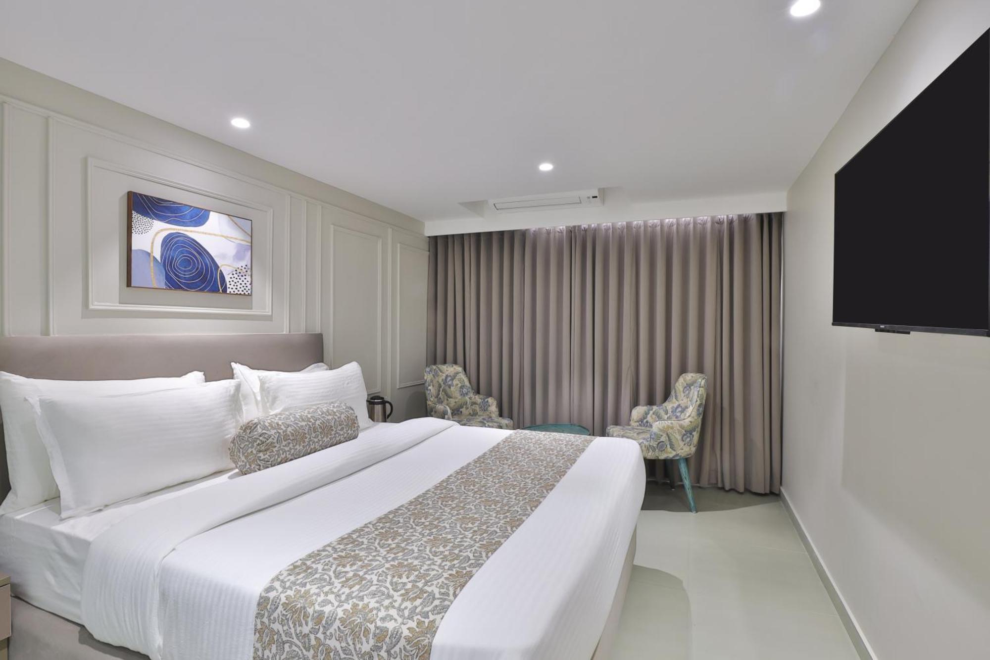 אחמדאבאד Hotel The Grand Suites מראה חיצוני תמונה