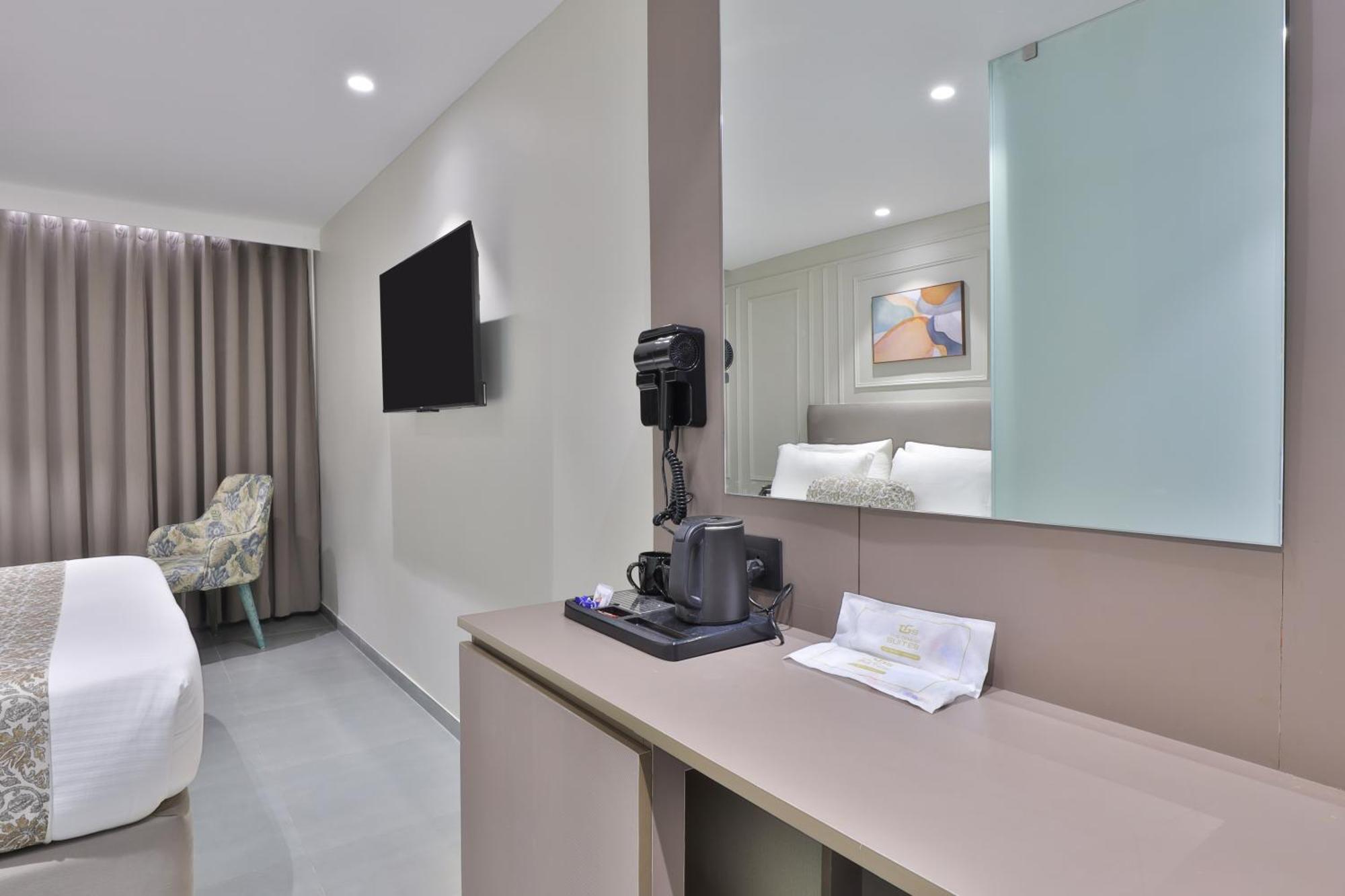 אחמדאבאד Hotel The Grand Suites מראה חיצוני תמונה