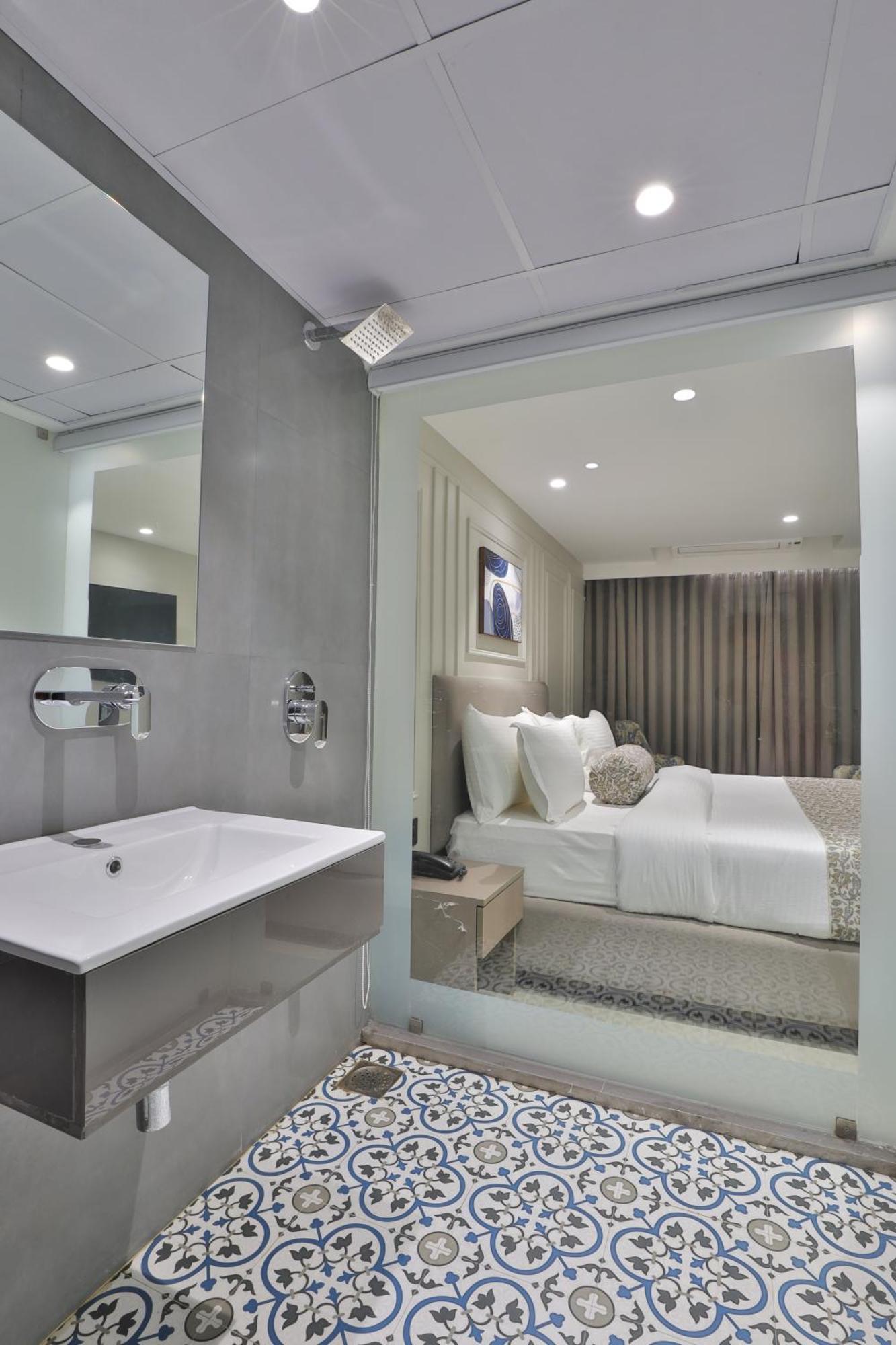 אחמדאבאד Hotel The Grand Suites מראה חיצוני תמונה