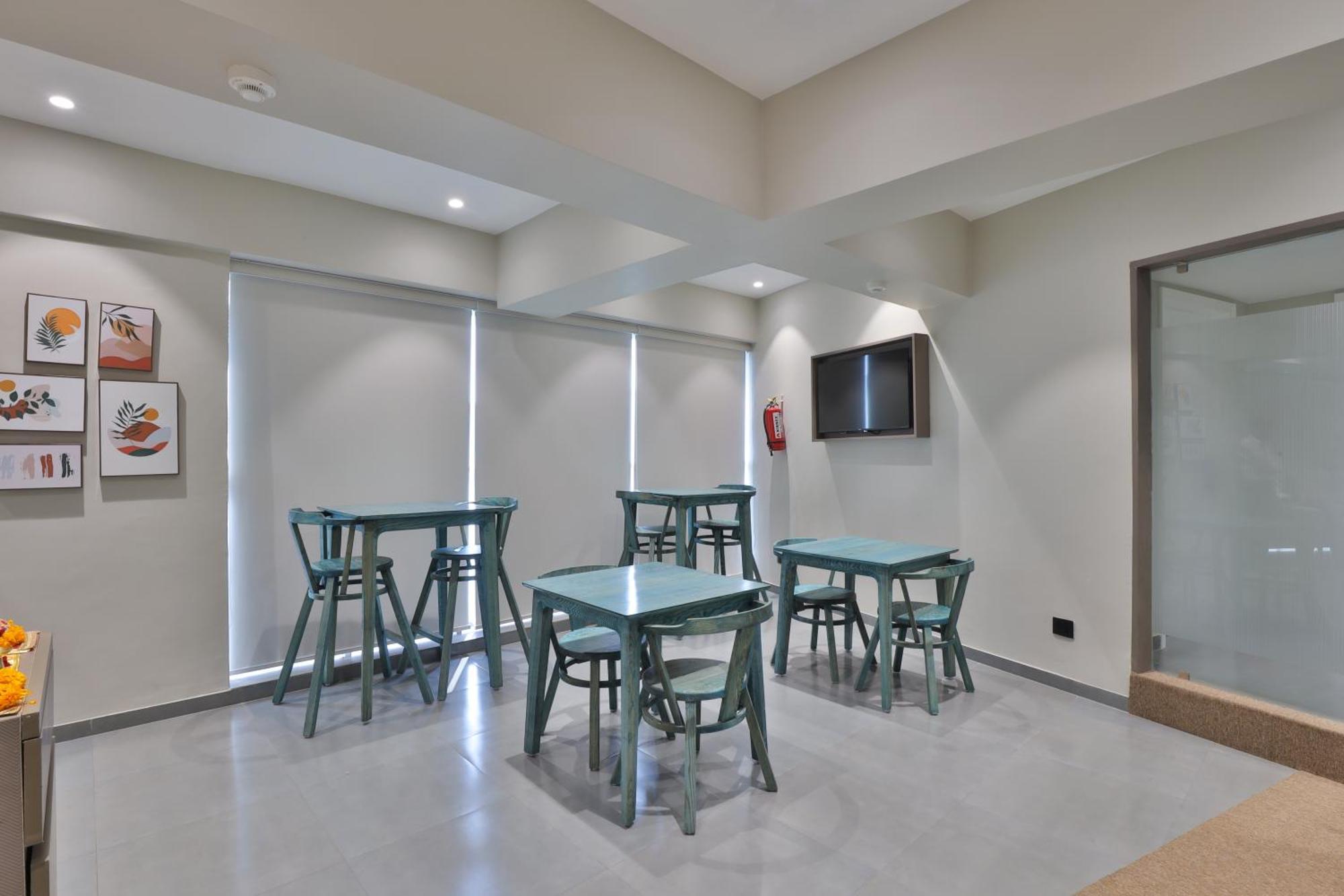 אחמדאבאד Hotel The Grand Suites מראה חיצוני תמונה