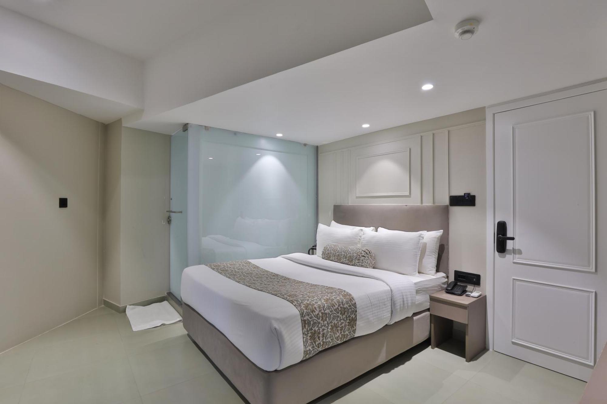 אחמדאבאד Hotel The Grand Suites מראה חיצוני תמונה