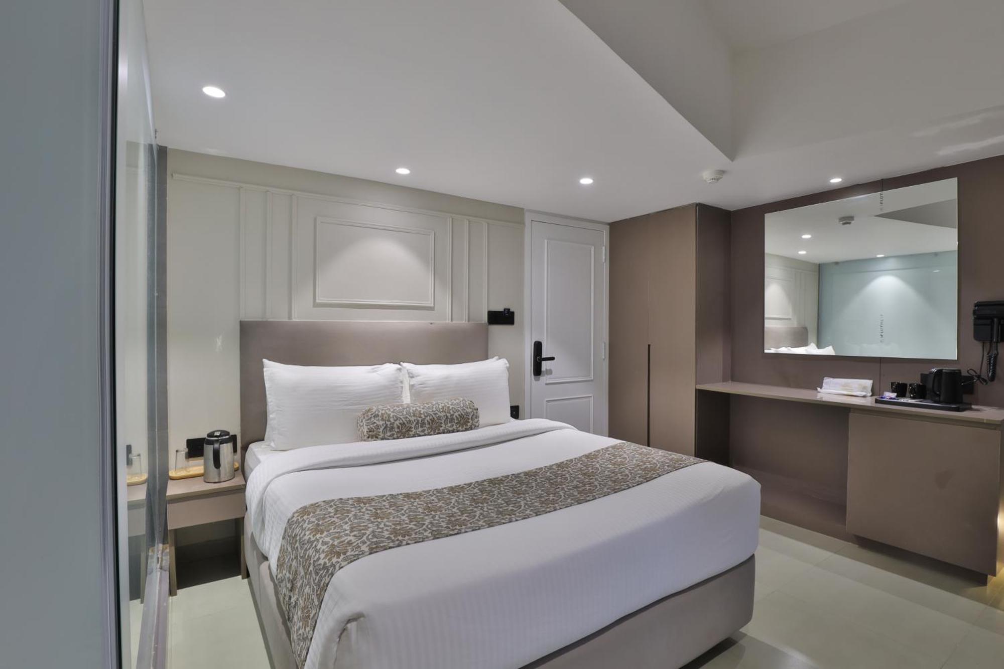 אחמדאבאד Hotel The Grand Suites מראה חיצוני תמונה