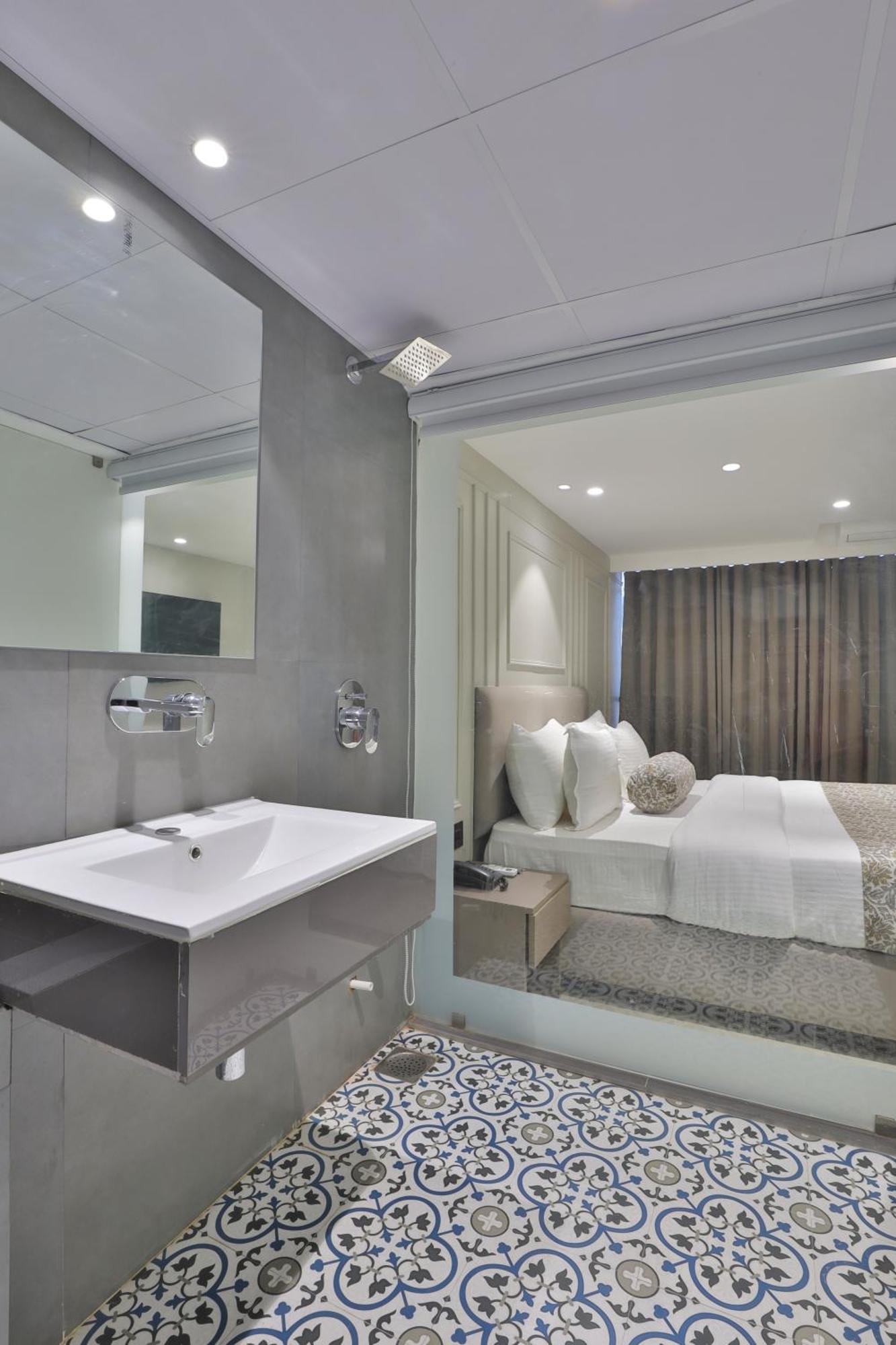 אחמדאבאד Hotel The Grand Suites מראה חיצוני תמונה